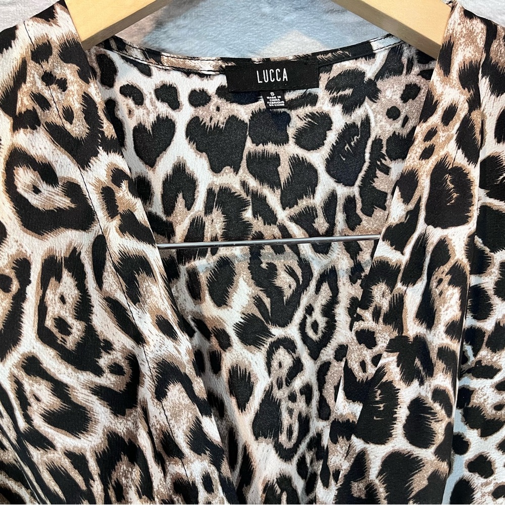 Lucca Couture Cheetah V Neck Bell Sleeve Draped Midi Dress - Small - Picture 11 of 14